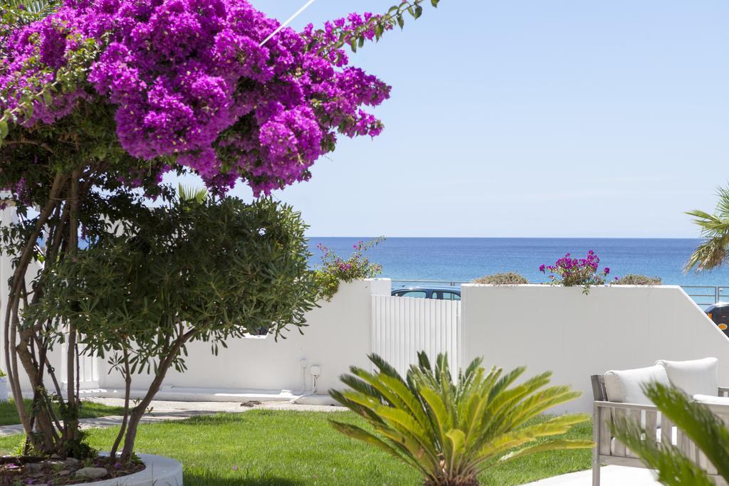 Sud Beach Hotel Fronte Mare By Ria Hotels Marina Di Pulsano Екстер'єр фото